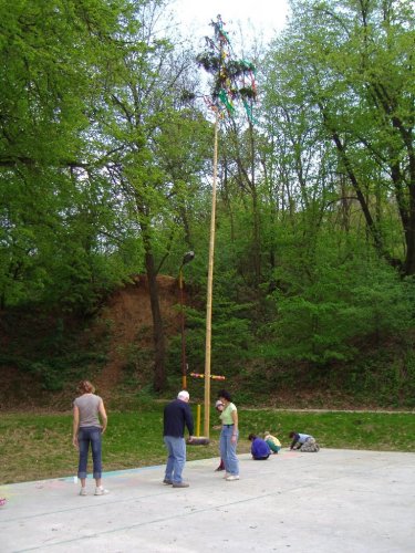 Otevírání studánky nad Žlebem - 7.5.2006